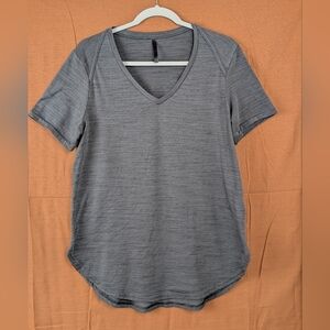 KUHL V-Neck Gray Short Sleeve Tech Tee Outdoors Hiking 8447 Women's Size Medium